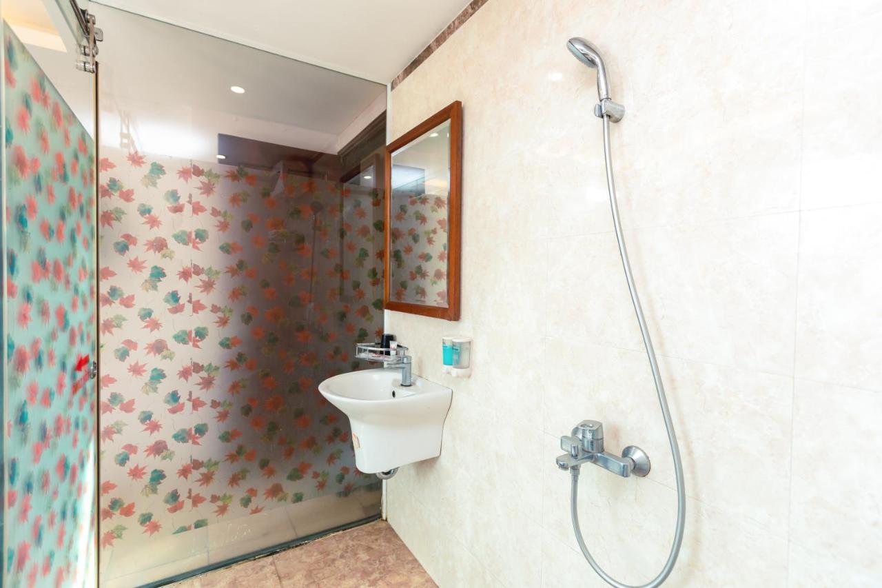 Oyo 653 Huong Thao Hotel هانوي المظهر الخارجي الصورة